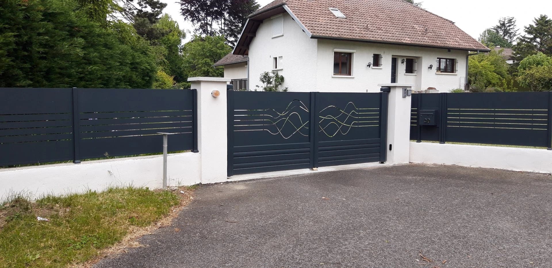 Portail battant sur-mesure